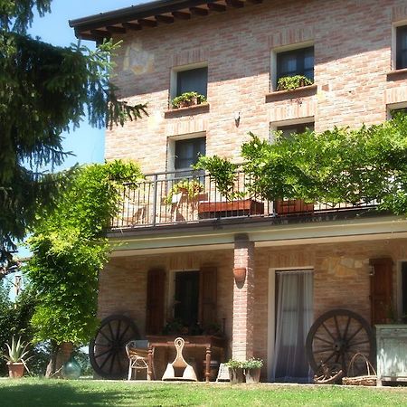 Bed and Breakfast Дом для отпуска На опушке San Damiano al Colle Экстерьер фото