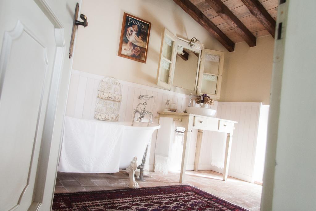 Bed and Breakfast Дом для отпуска На опушке San Damiano al Colle Экстерьер фото