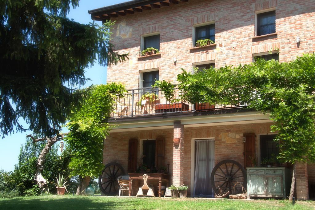 Bed and Breakfast Дом для отпуска На опушке San Damiano al Colle Экстерьер фото